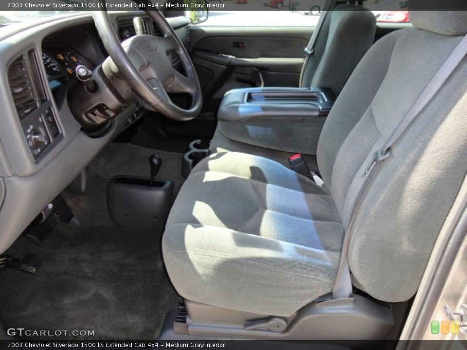 Medium Gray Interior Photo for the 2003 Chevrolet Silverado 1500 LS Extended Cab 4x4 #48757138