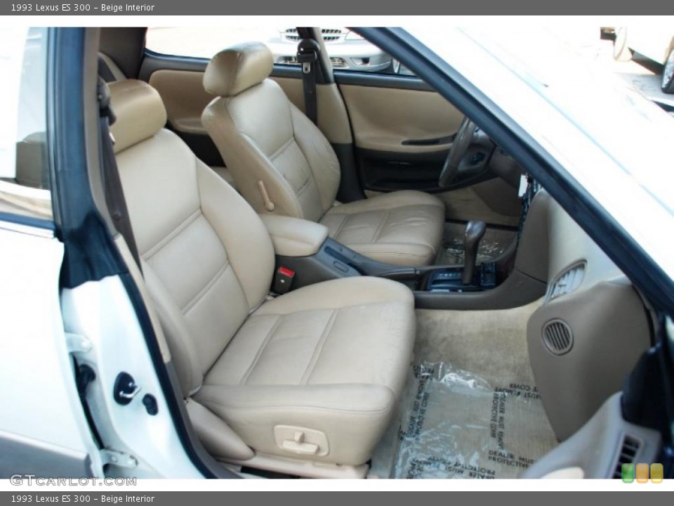 Beige Interior Photo for the 1993 Lexus ES 300 #48764758