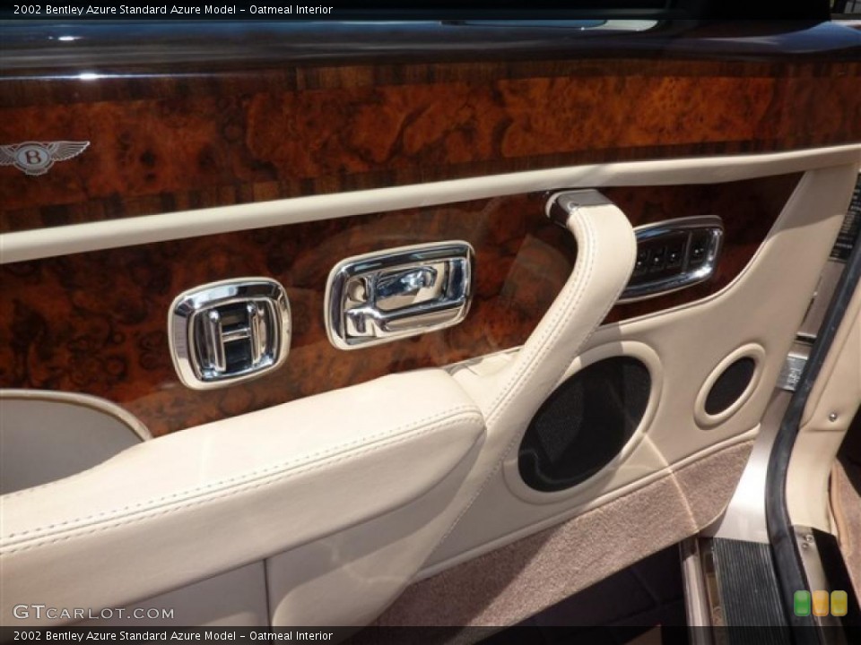 Oatmeal Interior Controls for the 2002 Bentley Azure  #48771009