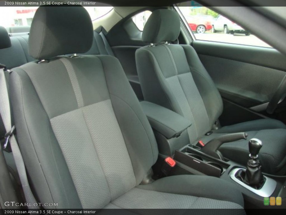 Charcoal Interior Photo for the 2009 Nissan Altima 3.5 SE Coupe #48779870