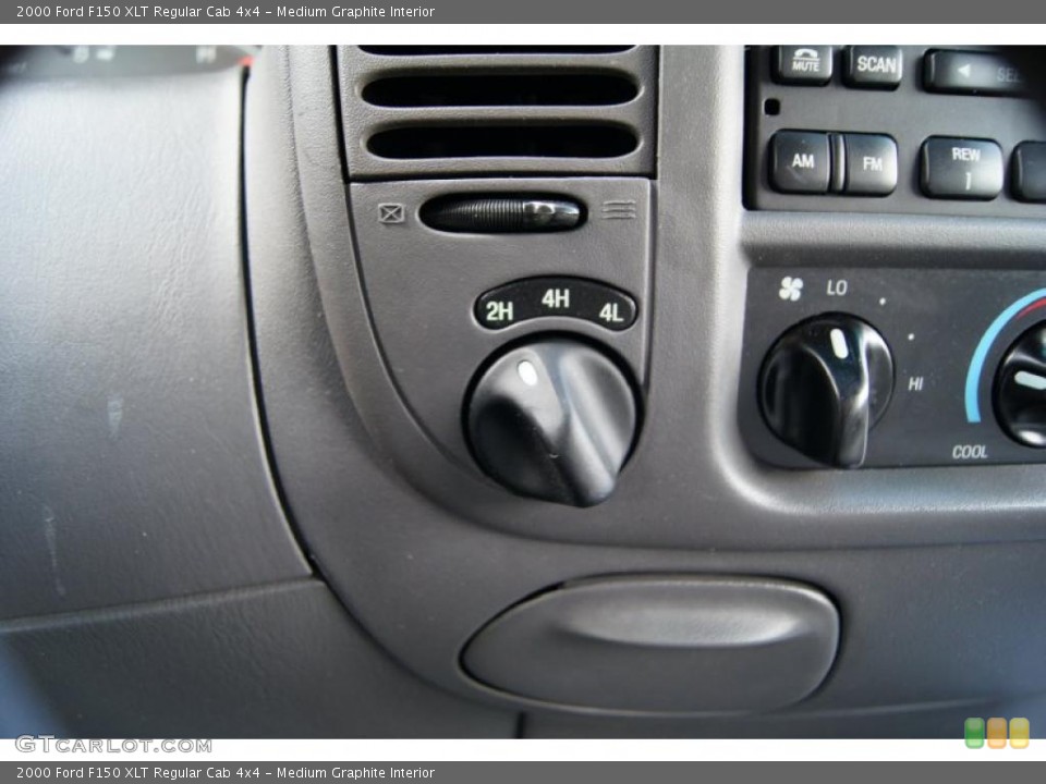 Medium Graphite Interior Controls for the 2000 Ford F150 XLT Regular Cab 4x4 #48780559