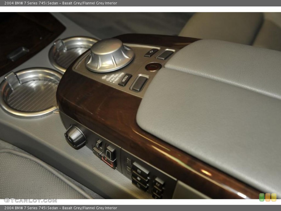 Basalt Grey/Flannel Grey Interior Controls for the 2004 BMW 7 Series 745i Sedan #48781741