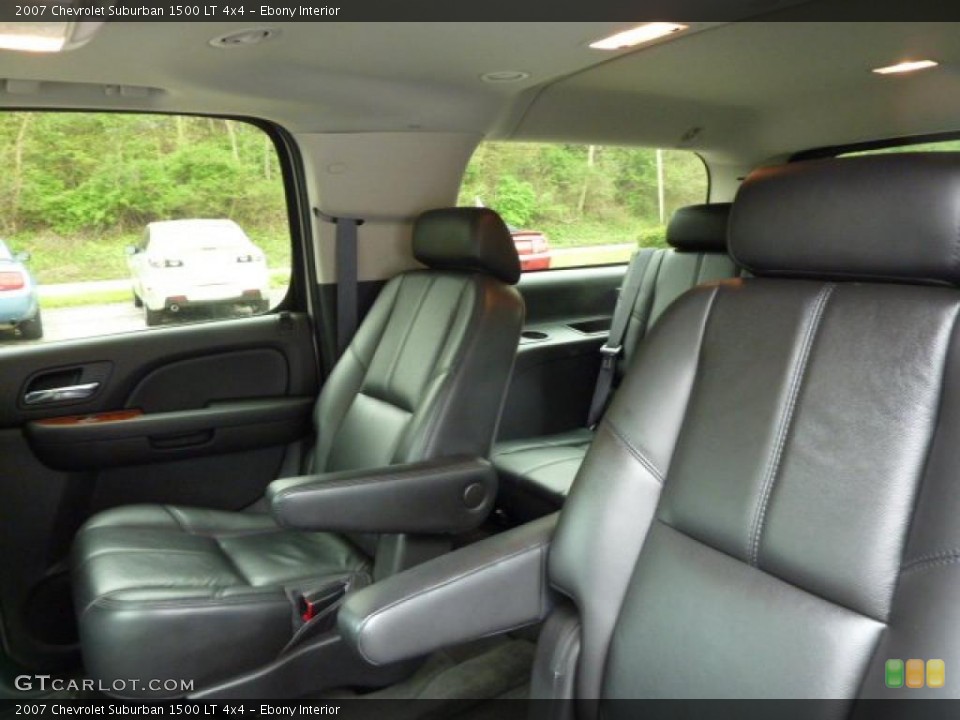 Ebony Interior Photo for the 2007 Chevrolet Suburban 1500 LT 4x4 #48791215