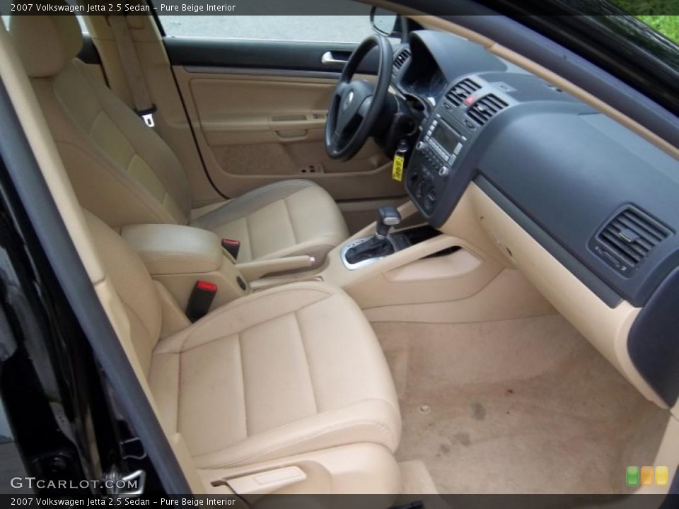 Pure Beige Interior Photo for the 2007 Volkswagen Jetta 2.5 Sedan #48792496