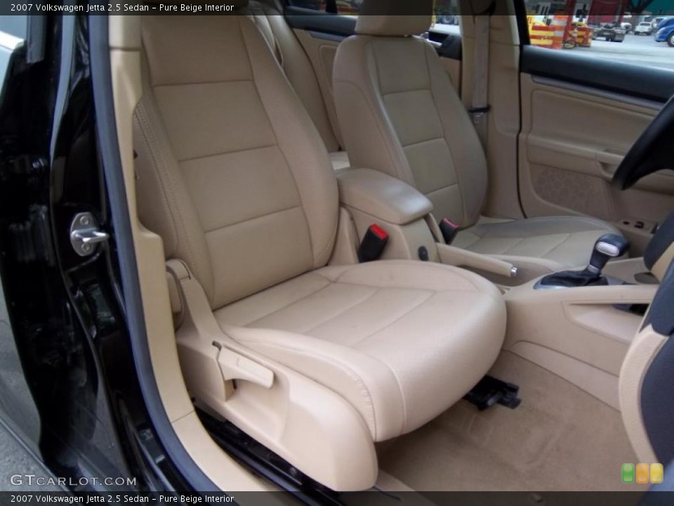 Pure Beige Interior Photo for the 2007 Volkswagen Jetta 2.5 Sedan #48792505