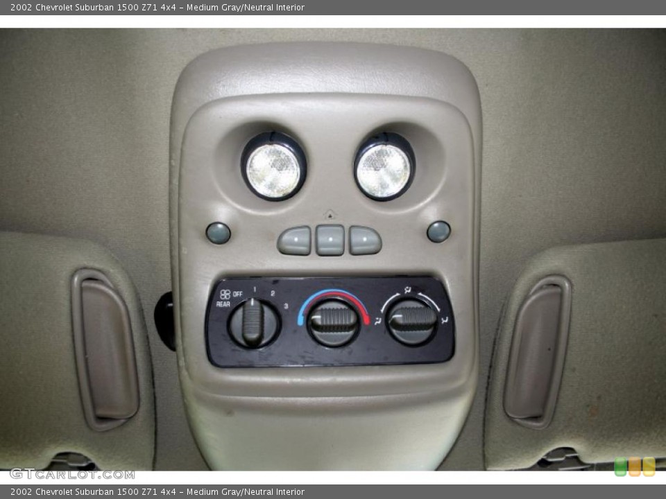 Medium Gray/Neutral Interior Controls for the 2002 Chevrolet Suburban 1500 Z71 4x4 #48794959