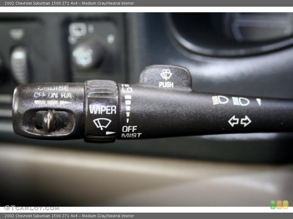 Medium Gray/Neutral Interior Controls for the 2002 Chevrolet Suburban 1500 Z71 4x4 #48795289