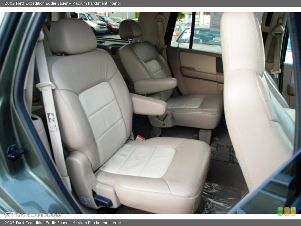 Medium Parchment Interior Photo for the 2003 Ford Expedition Eddie Bauer #48805678