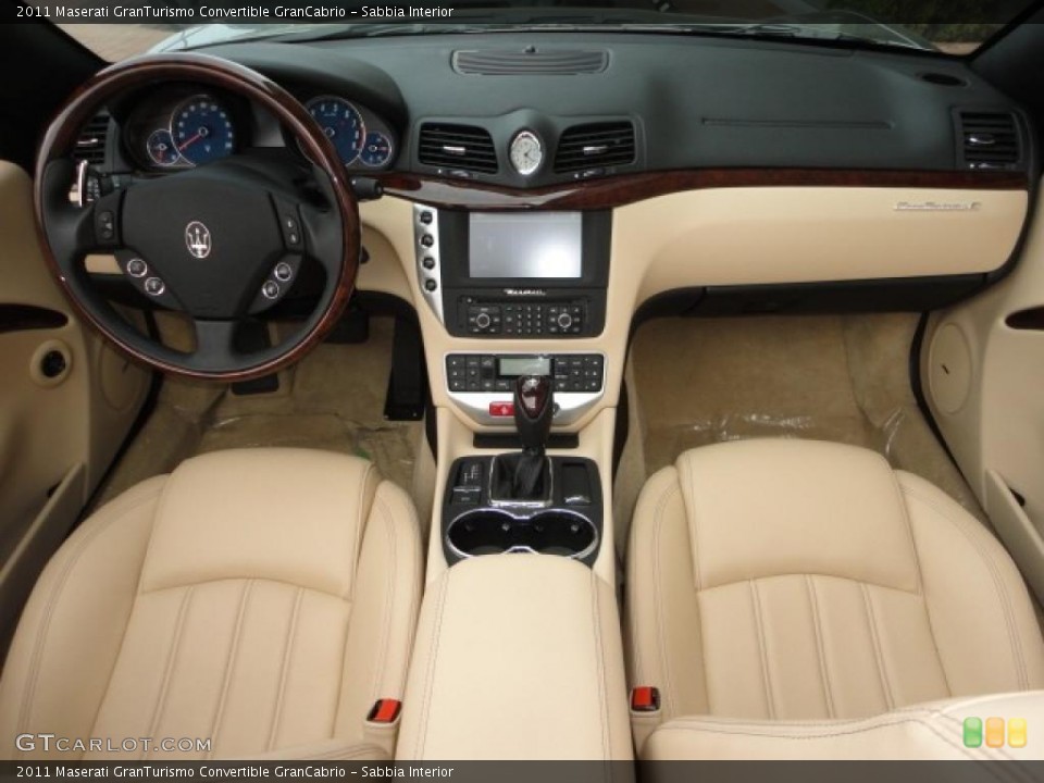 Sabbia Interior Dashboard for the 2011 Maserati GranTurismo Convertible GranCabrio #48816630