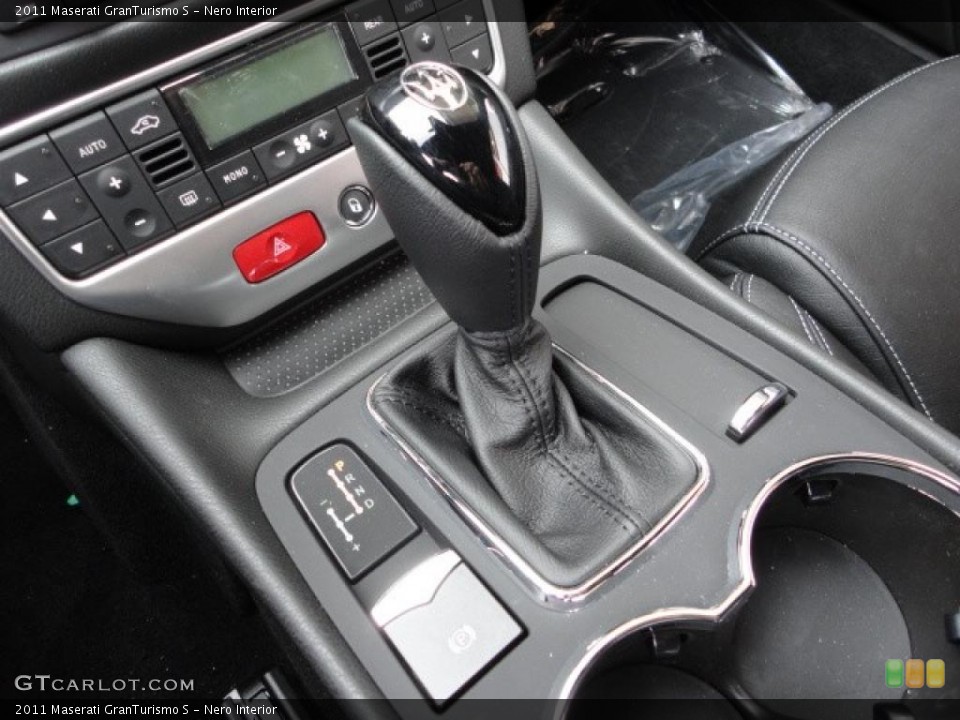 Nero Interior Transmission for the 2011 Maserati GranTurismo S #48817674