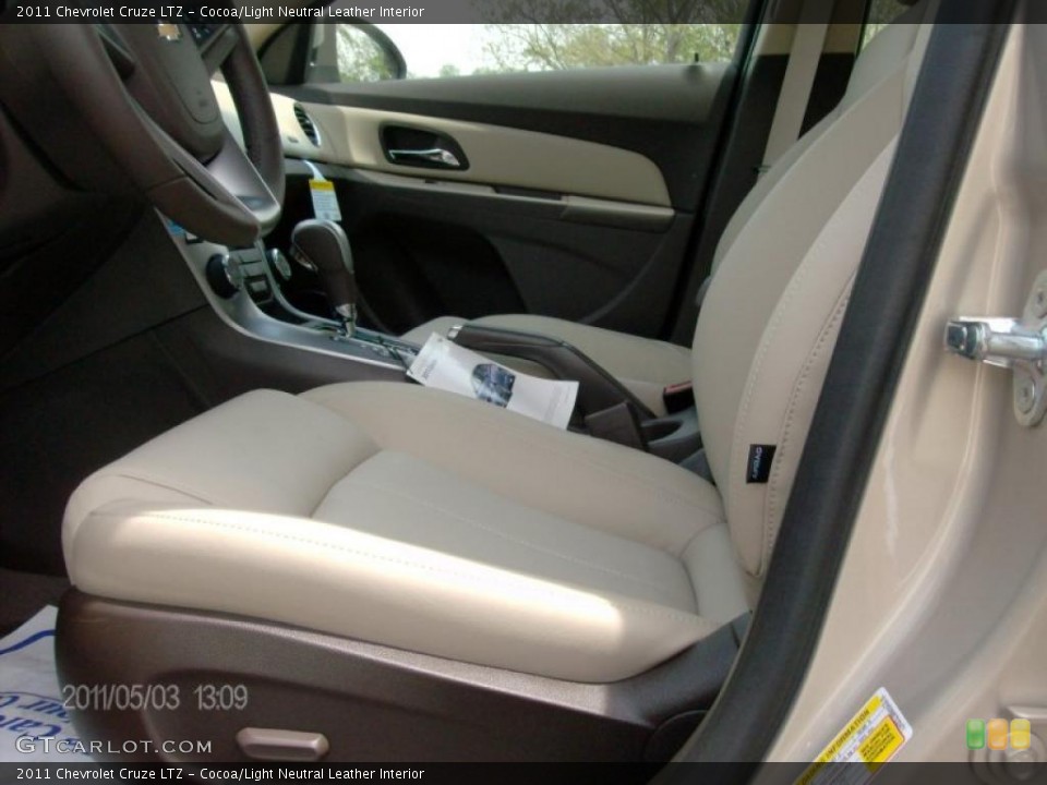Cocoa/Light Neutral Leather Interior Photo for the 2011 Chevrolet Cruze LTZ #48818274