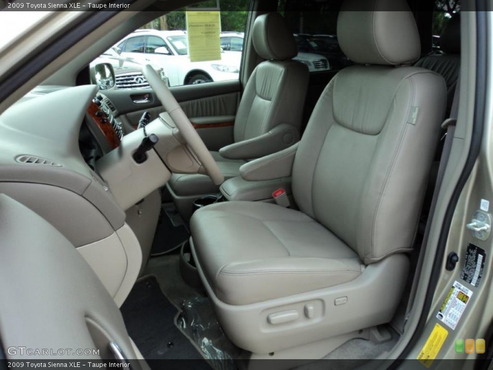 Taupe Interior Photo for the 2009 Toyota Sienna XLE #48826287