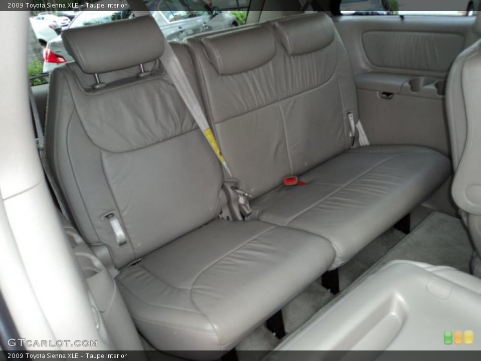 Taupe Interior Photo for the 2009 Toyota Sienna XLE #48826344