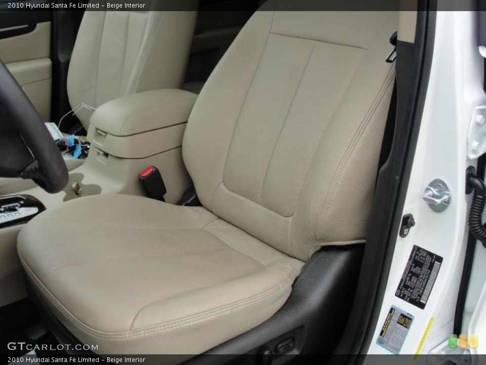 Beige Interior Photo for the 2010 Hyundai Santa Fe Limited #48833700