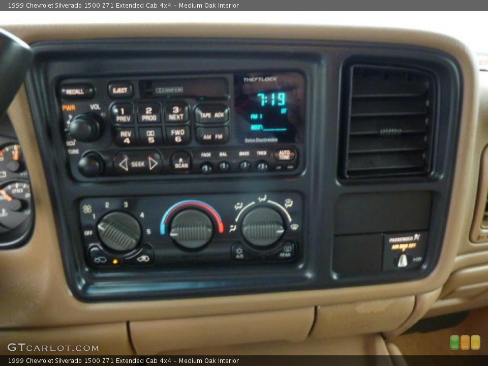 Medium Oak Interior Controls for the 1999 Chevrolet Silverado 1500 Z71 Extended Cab 4x4 #48851686