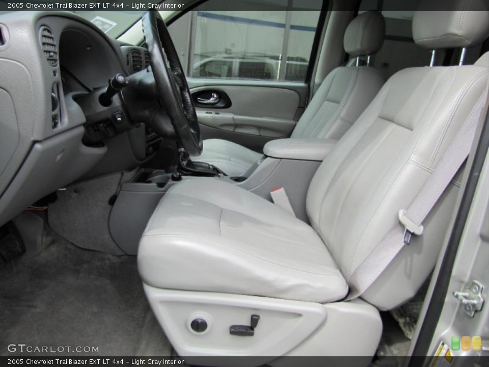 Light Gray Interior Photo for the 2005 Chevrolet TrailBlazer EXT LT 4x4 #48853489