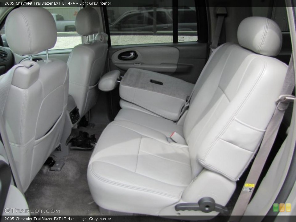 Light Gray Interior Photo for the 2005 Chevrolet TrailBlazer EXT LT 4x4 #48853549