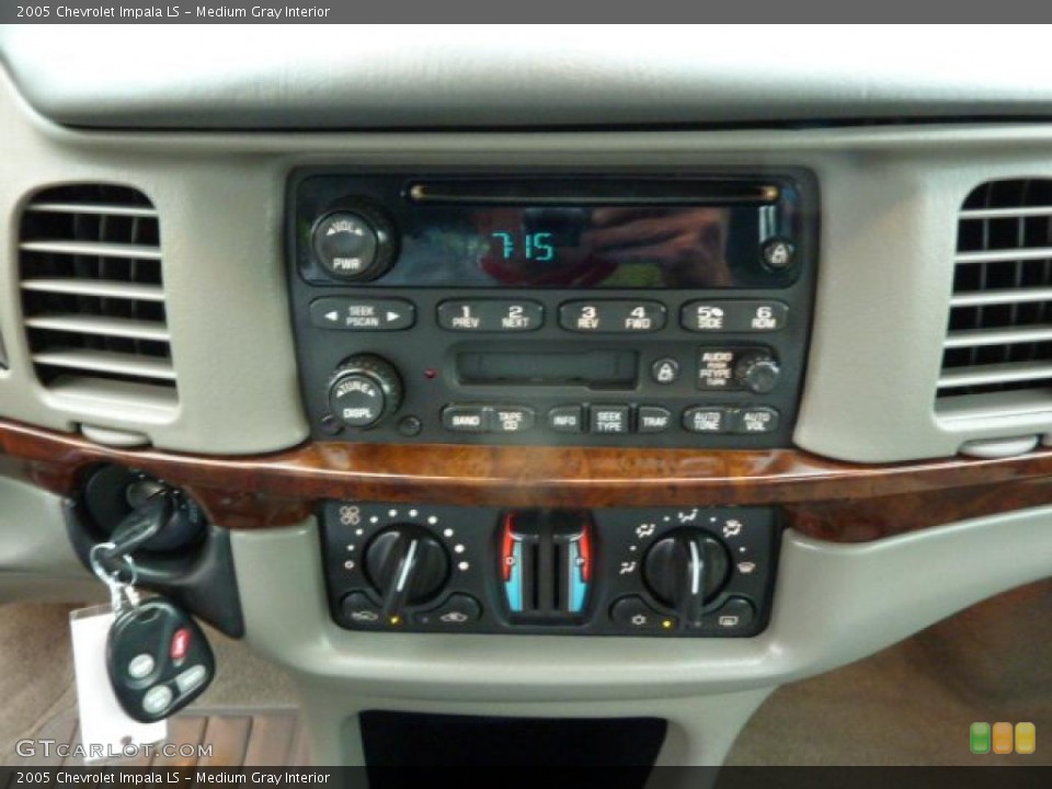 Medium Gray Interior Controls for the 2005 Chevrolet Impala LS #48854107