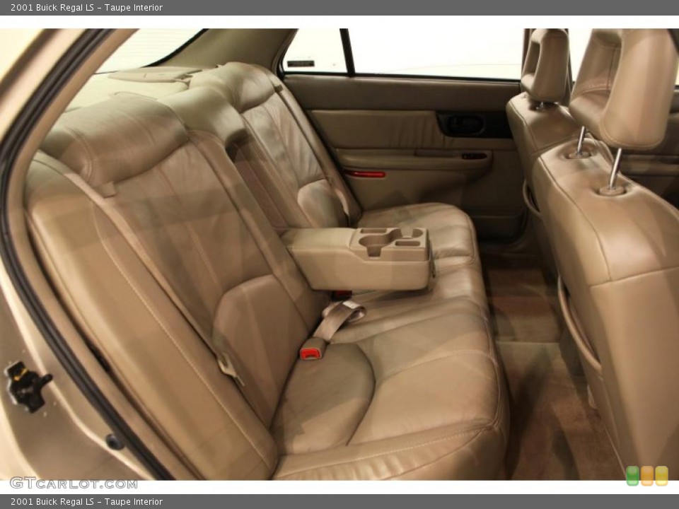 Taupe Interior Photo for the 2001 Buick Regal LS #48862024