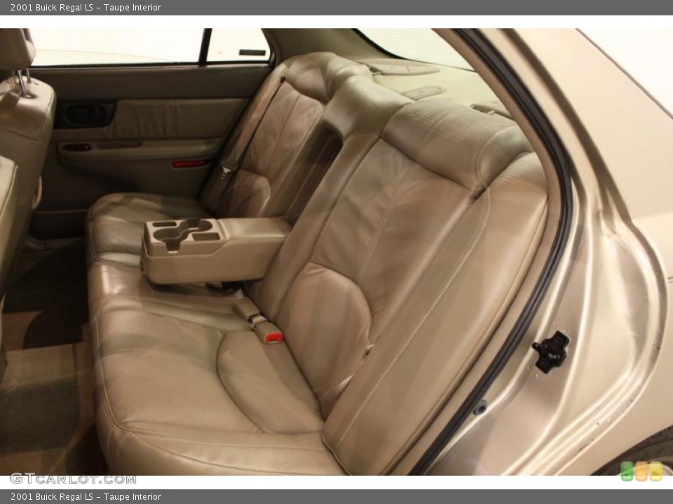 Taupe Interior Photo for the 2001 Buick Regal LS #48862030