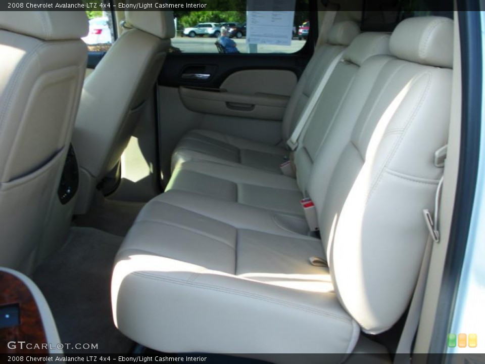 Ebony/Light Cashmere Interior Photo for the 2008 Chevrolet Avalanche LTZ 4x4 #48869112
