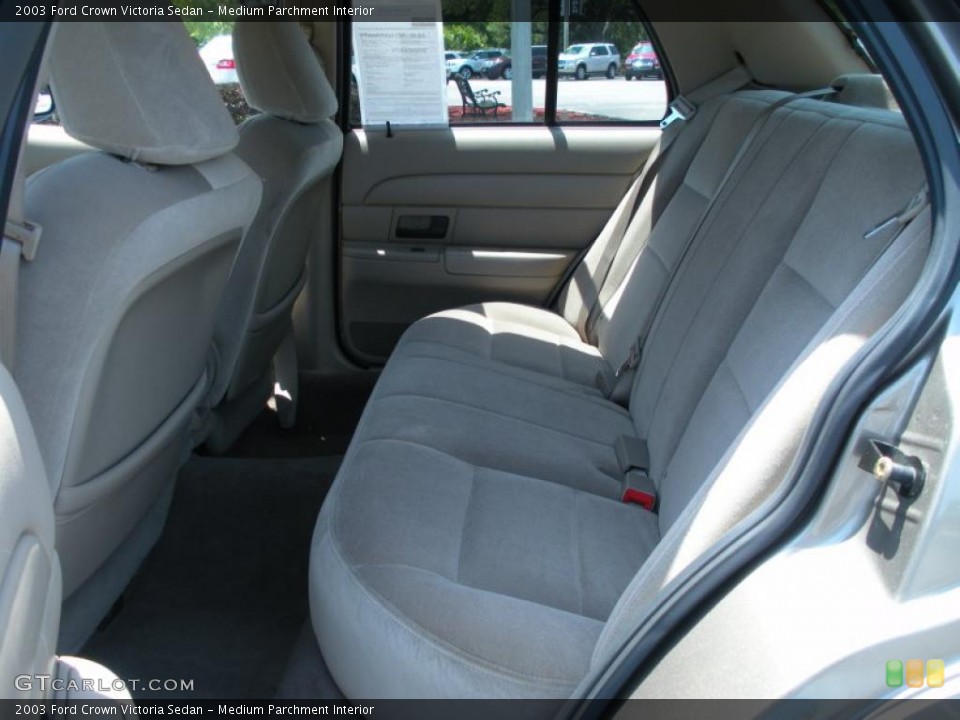 Medium Parchment Interior Photo for the 2003 Ford Crown Victoria Sedan #48869934
