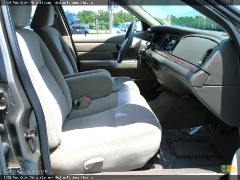 Medium Parchment Interior Photo for the 2003 Ford Crown Victoria Sedan #48869964