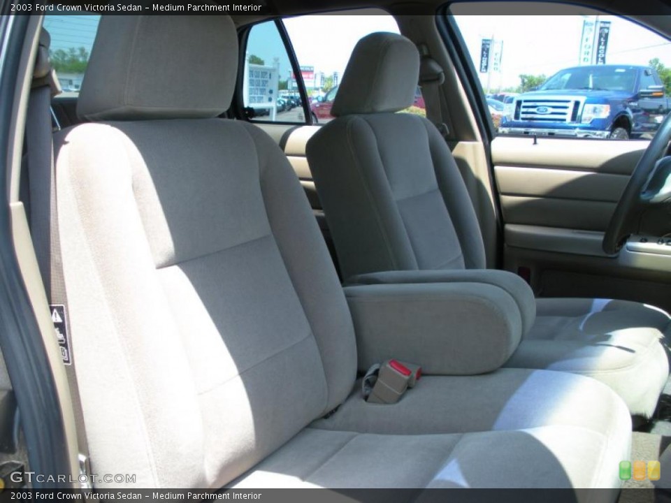 Medium Parchment Interior Photo for the 2003 Ford Crown Victoria Sedan #48869979