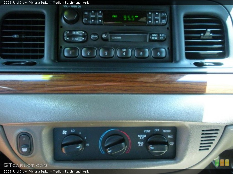 Medium Parchment Interior Controls for the 2003 Ford Crown Victoria Sedan #48870057