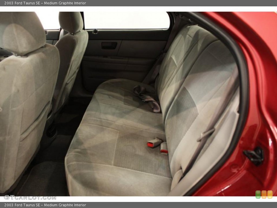 Medium Graphite Interior Photo for the 2003 Ford Taurus SE #48877725