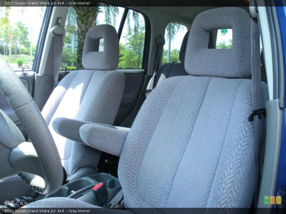 Gray Interior Photo for the 2002 Suzuki Grand Vitara JLX 4x4 #48893610