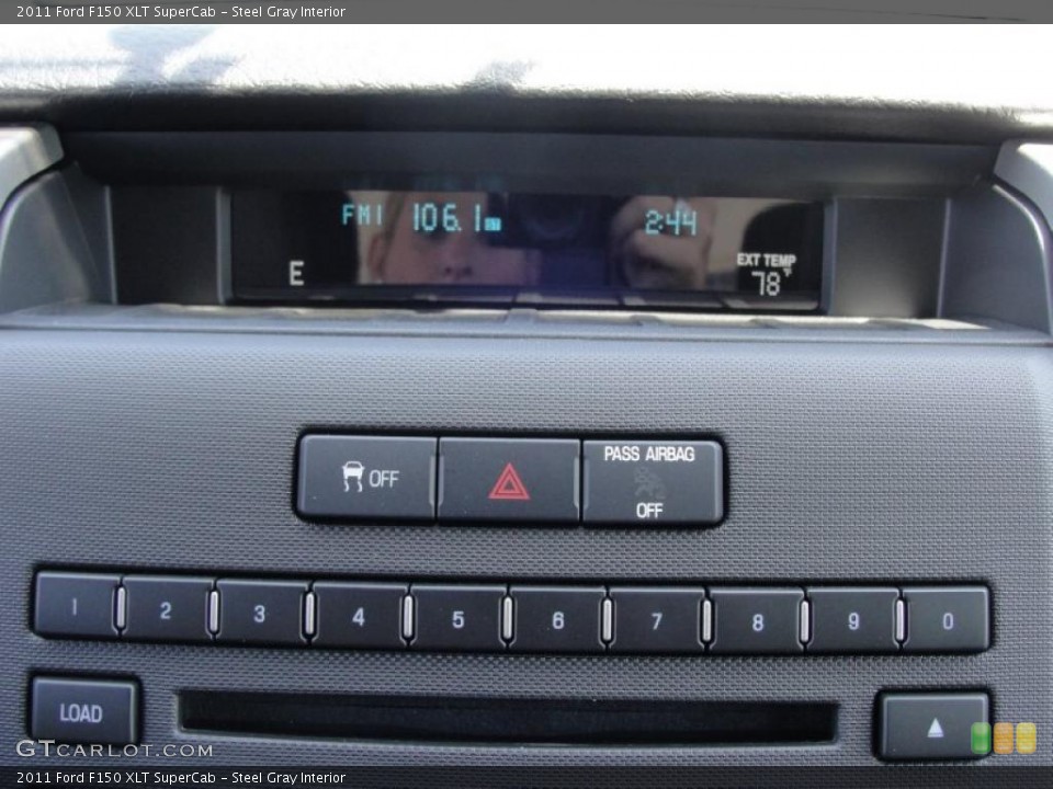 Steel Gray Interior Controls for the 2011 Ford F150 XLT SuperCab #48906042