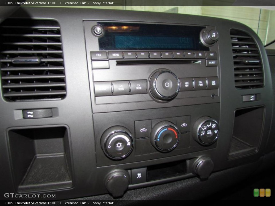 Ebony Interior Controls for the 2009 Chevrolet Silverado 1500 LT Extended Cab #48911958