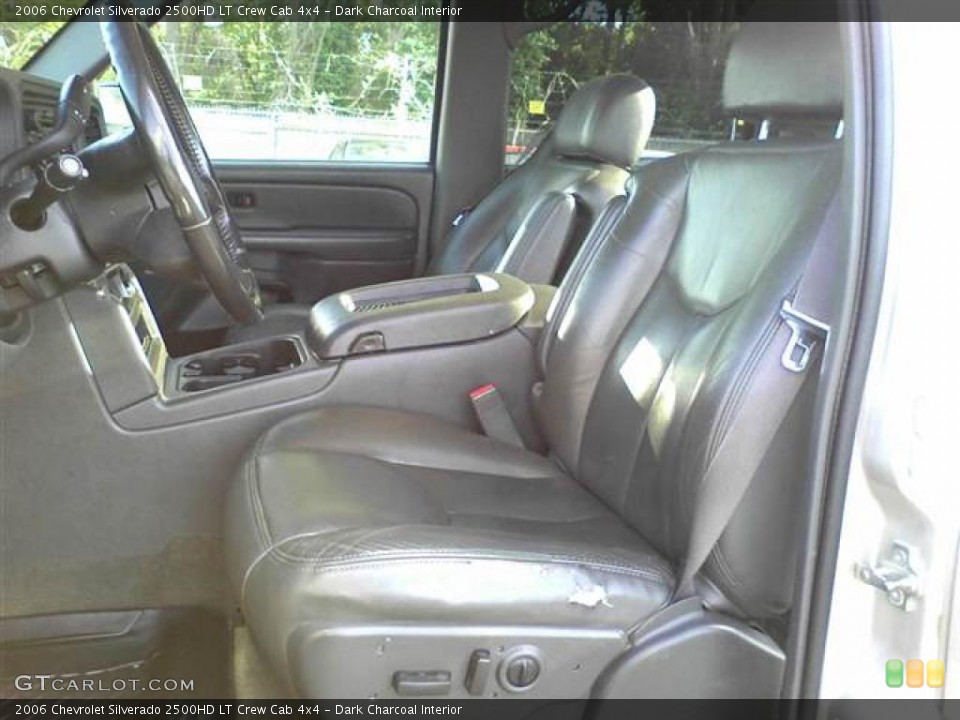 Dark Charcoal Interior Photo for the 2006 Chevrolet Silverado 2500HD LT Crew Cab 4x4 #48933343