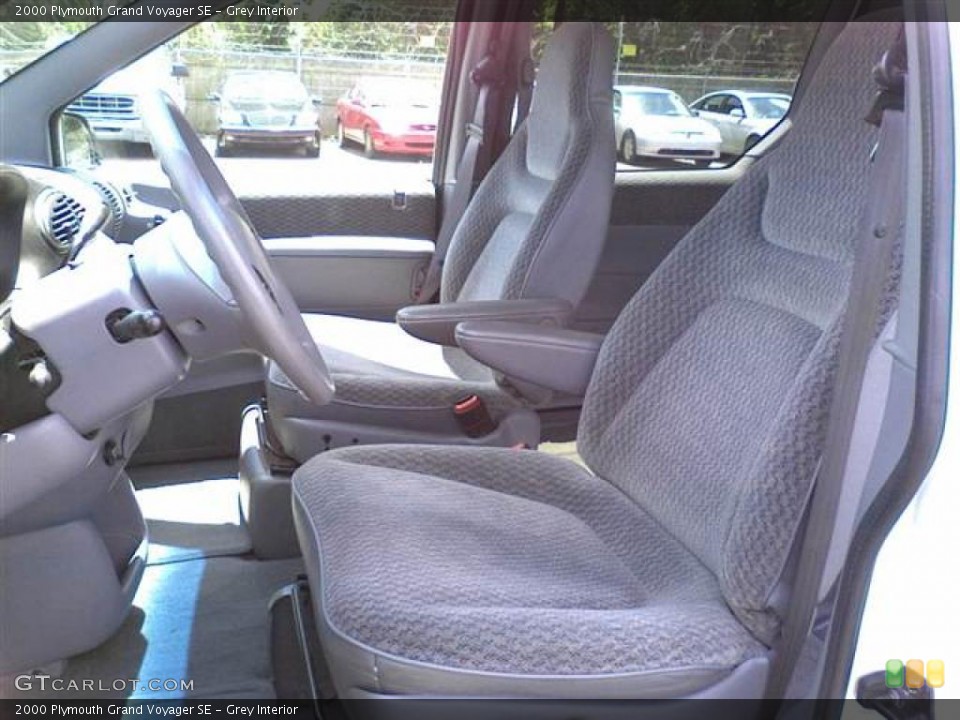 Grey Interior Photo for the 2000 Plymouth Grand Voyager SE #48934885