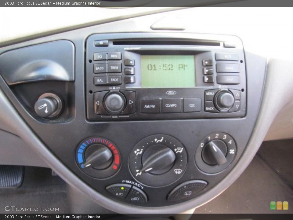 Medium Graphite Interior Controls for the 2003 Ford Focus SE Sedan #48936910