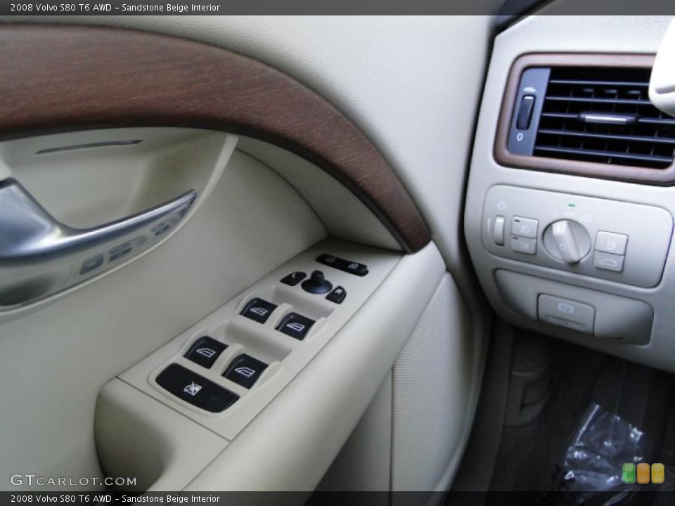 Sandstone Beige Interior Controls for the 2008 Volvo S80 T6 AWD #48945408