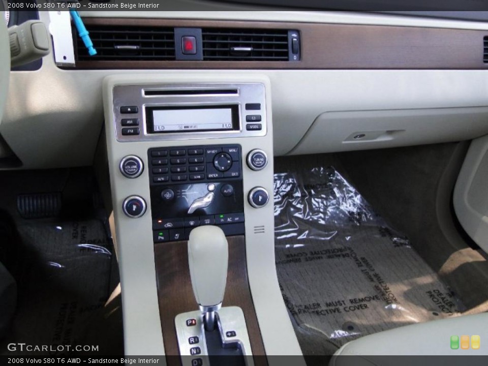 Sandstone Beige Interior Controls for the 2008 Volvo S80 T6 AWD #48945496