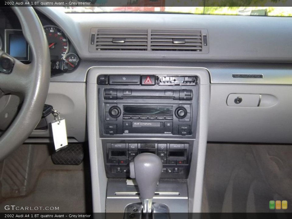 Grey Interior Controls for the 2002 Audi A4 1.8T quattro Avant #48947165