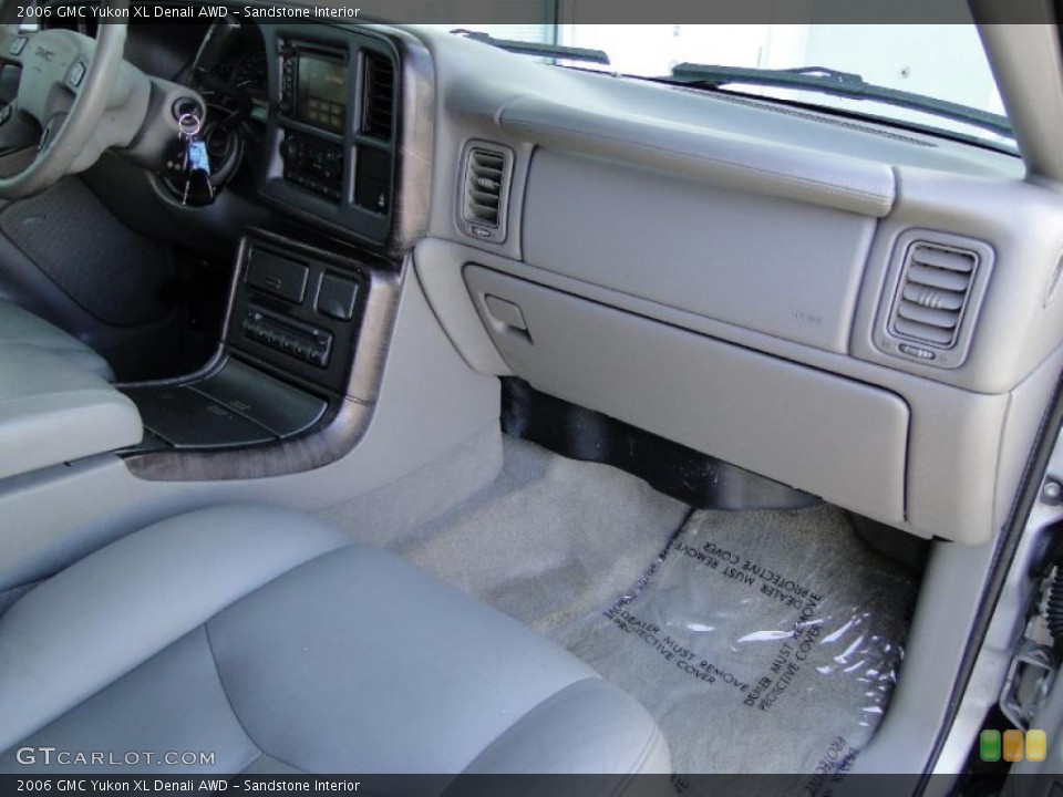 Sandstone Interior Dashboard for the 2006 GMC Yukon XL Denali AWD #48948094