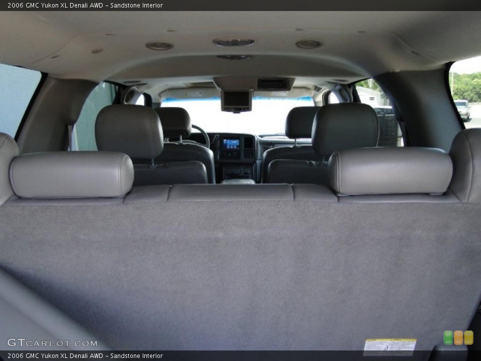 Sandstone 2006 GMC Yukon Interiors