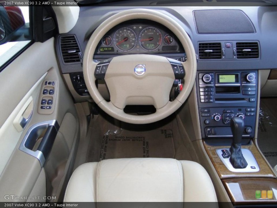 Taupe Interior Dashboard for the 2007 Volvo XC90 3.2 AWD #48948715