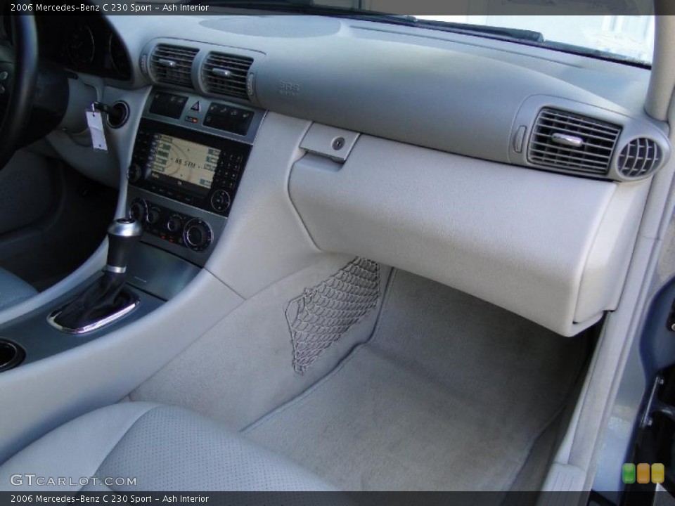 Ash Interior Dashboard for the 2006 Mercedes-Benz C 230 Sport #48949522