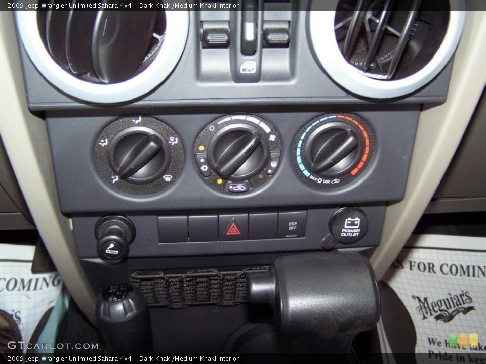 Dark Khaki/Medium Khaki Interior Controls for the 2009 Jeep Wrangler Unlimited Sahara 4x4 #48951013