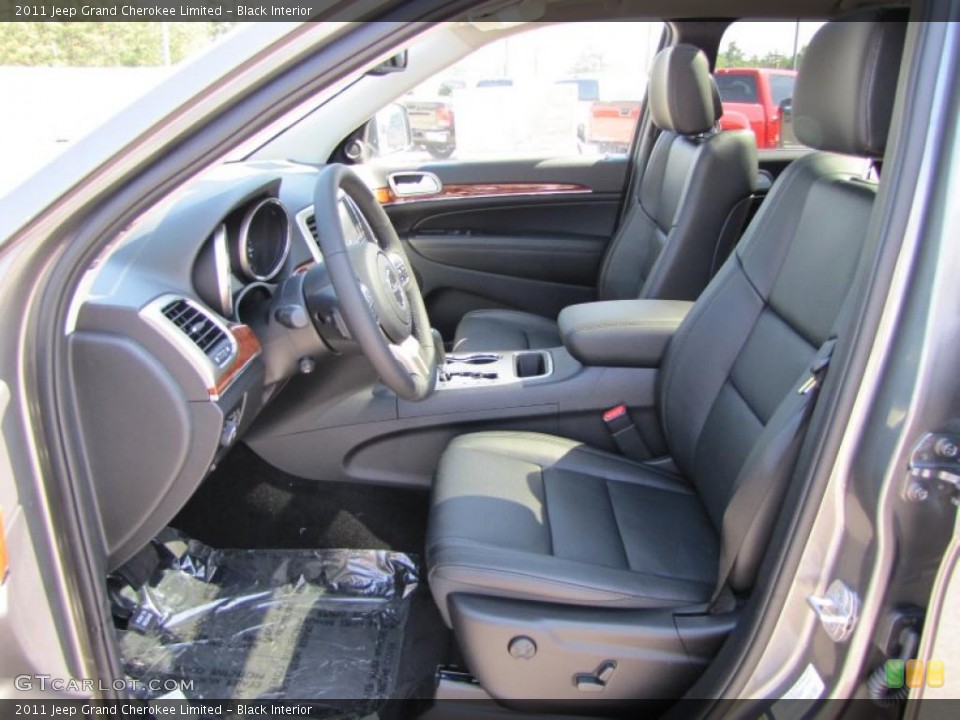 Black Interior Photo for the 2011 Jeep Grand Cherokee Limited #48985226