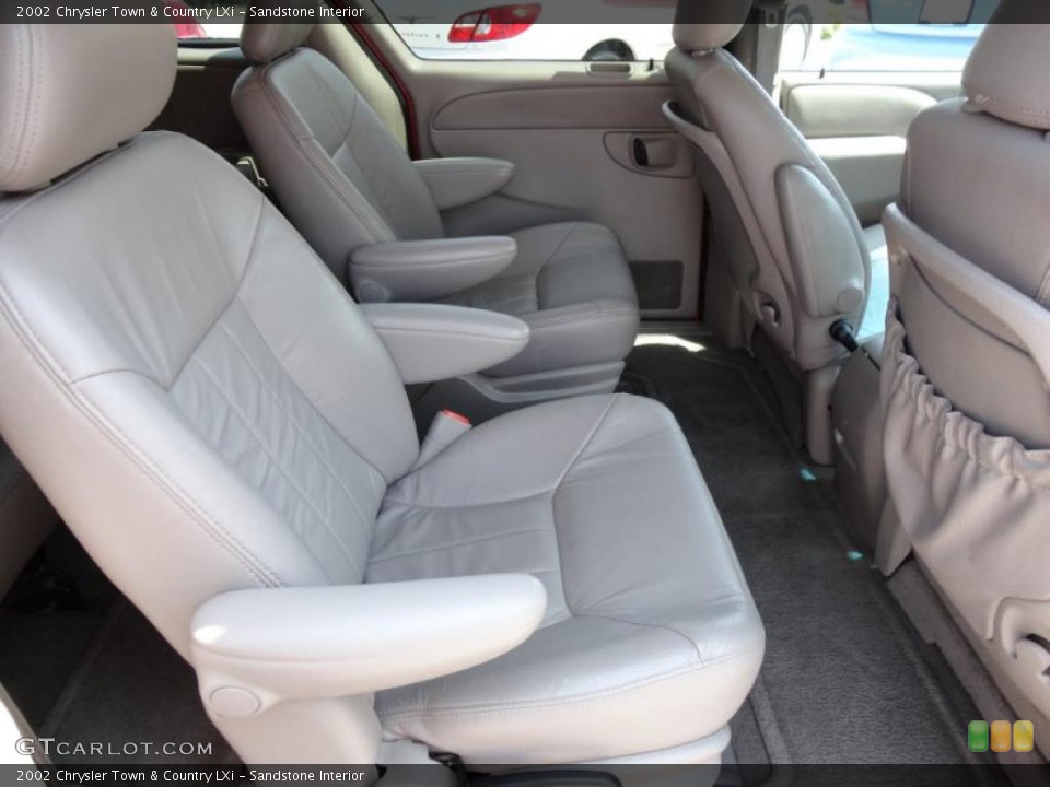 Sandstone Interior Photo for the 2002 Chrysler Town & Country LXi #48998492