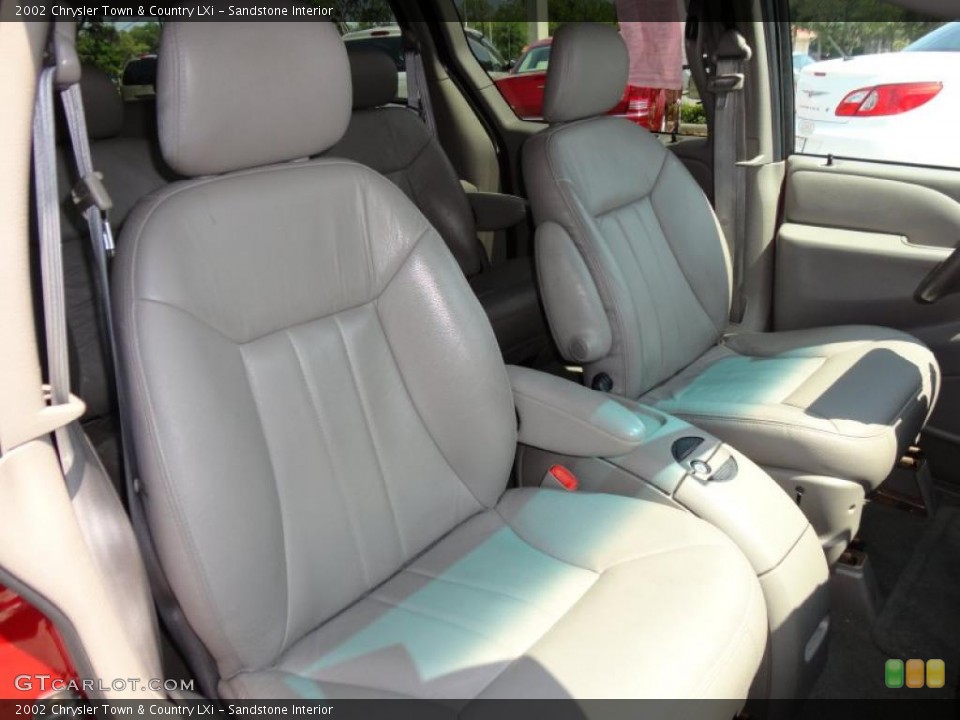 Sandstone Interior Photo for the 2002 Chrysler Town & Country LXi #48998555