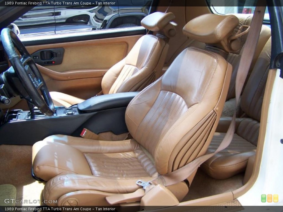 Tan Interior Photo for the 1989 Pontiac Firebird TTA Turbo Trans Am Coupe #49001390