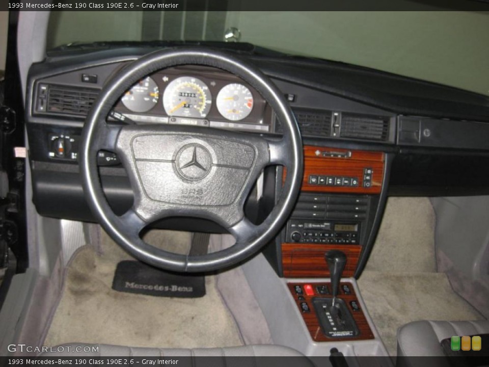 Gray Interior Photo for the 1993 Mercedes-Benz 190 Class 190E 2.6 #49011638