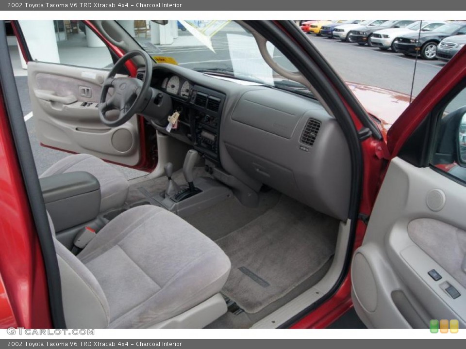 Charcoal Interior Photo for the 2002 Toyota Tacoma V6 TRD Xtracab 4x4 #49013681